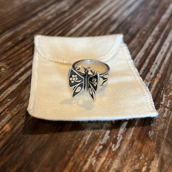 ❌Sold❌James Avery Mariposa Ring Sz 7.5 - Picture 1 of 7